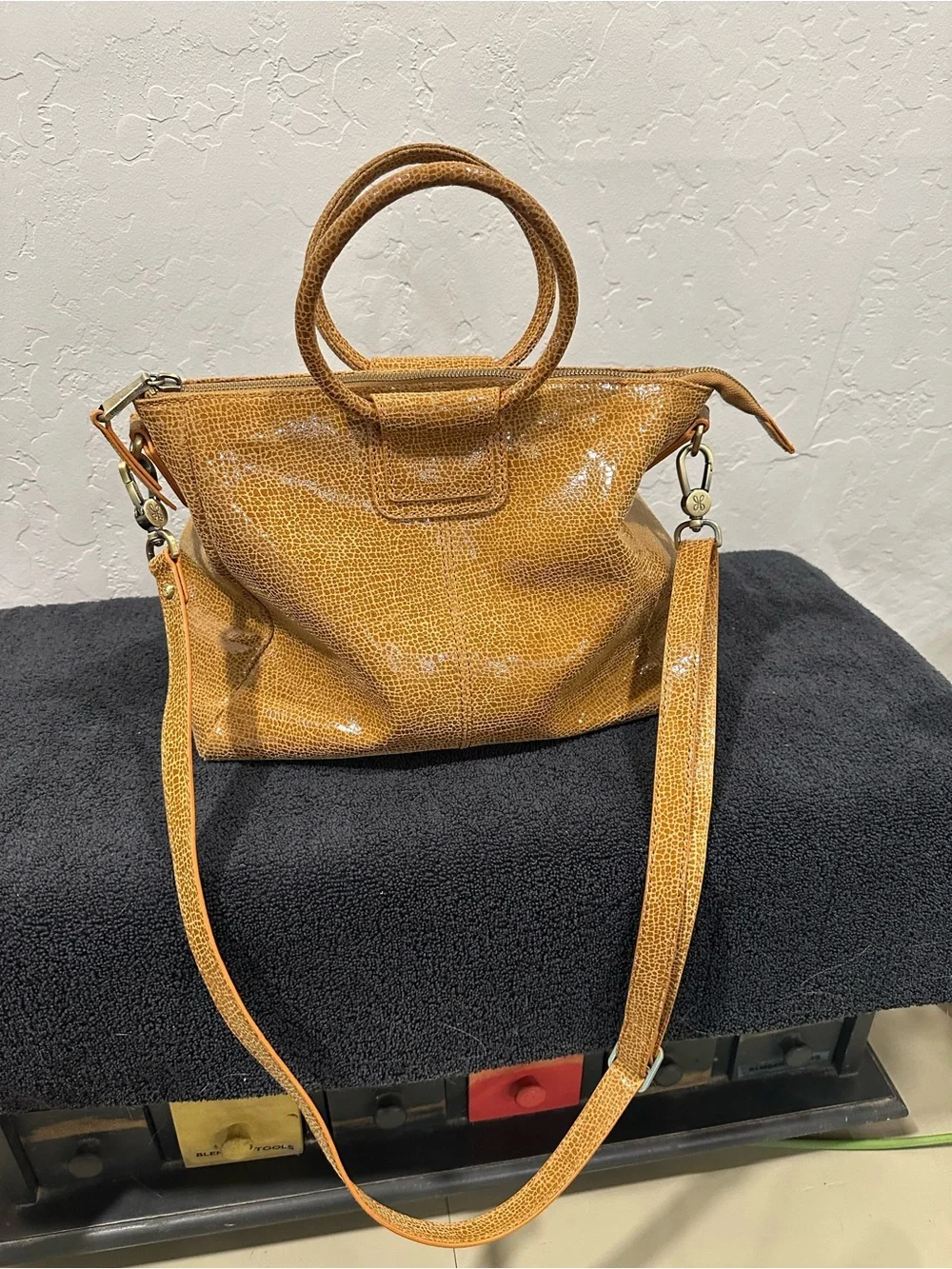 HOBO Hobo Medium Sheila Satchel - Picture 2 of 4
